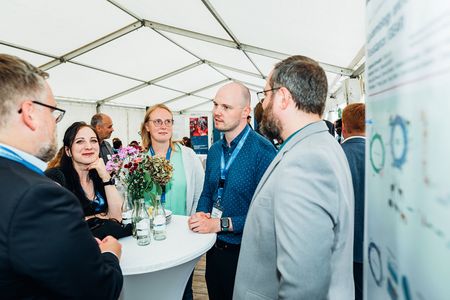 Menschen im Gespräch