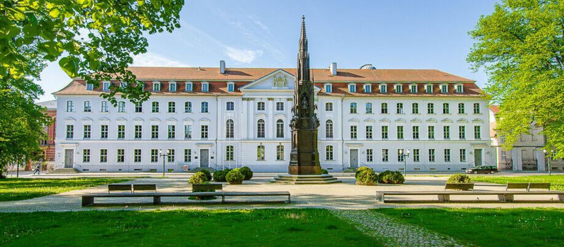 [Translate to English:] Hauptgebäude der Universität Greifswald