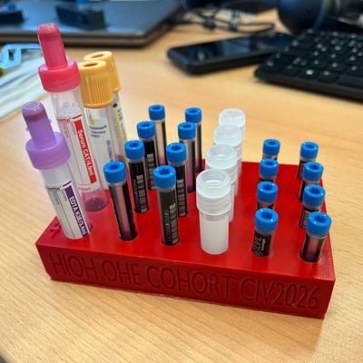 3D-printed tube holders with tubes 